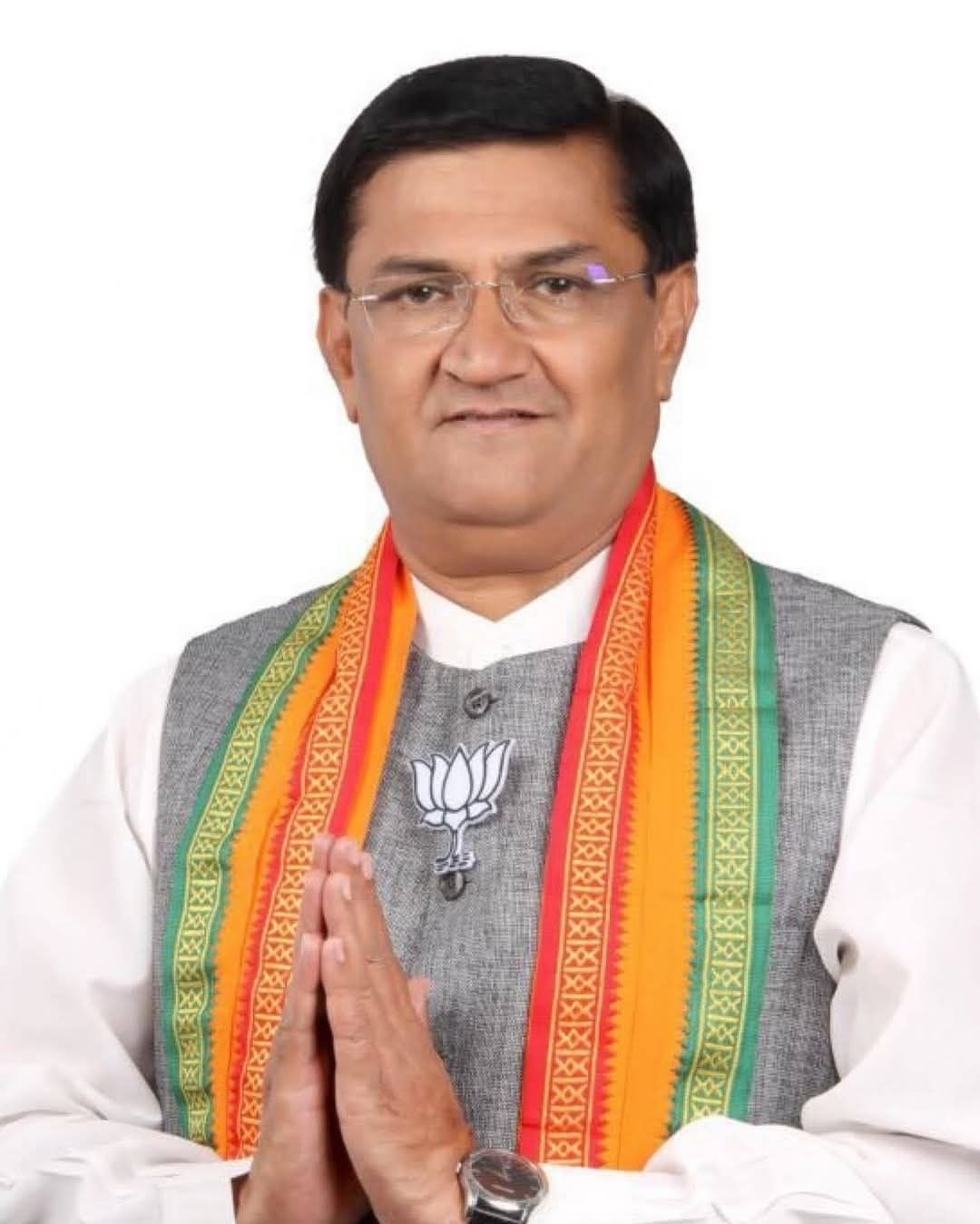 તા.૦૩-૦૩-૨૦૨૬ ના રોજ શ્રી દયાળજી અનાવિલ કેળવણી મંડળના ટ્રસ્ટી પ્રમુખ તેમજ અમારા માર્ગદર્શક અને વડીલ શ્રી રાજેશ દેસાઈ સાહેબને પુનઃ ડાંગ જીલ્લાના ભાજપના પ્રભારી બનવા બદલ ખુબ ખુબ અભિનંદન સહ શુભેચ્છાઓ.